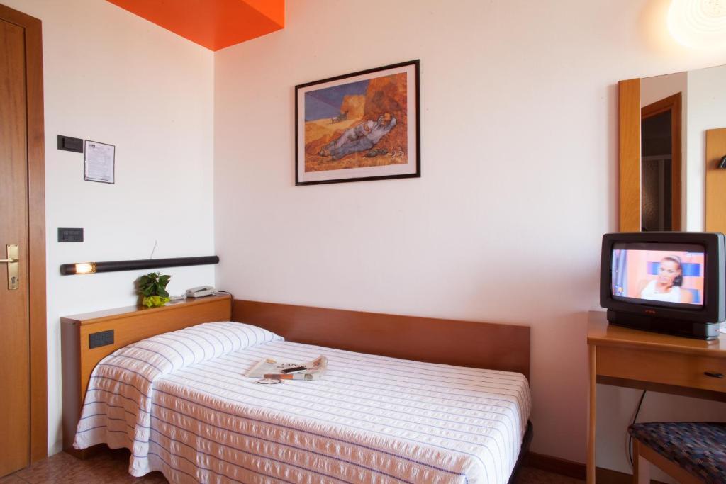 Hotel Pace Torri Del Benaco Kamer foto